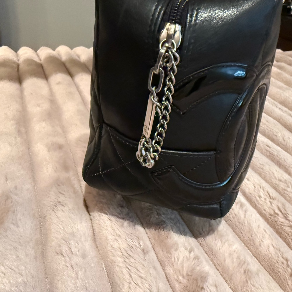 Chanel Black Quilted Shoulder Bag - Picture 10 of 15